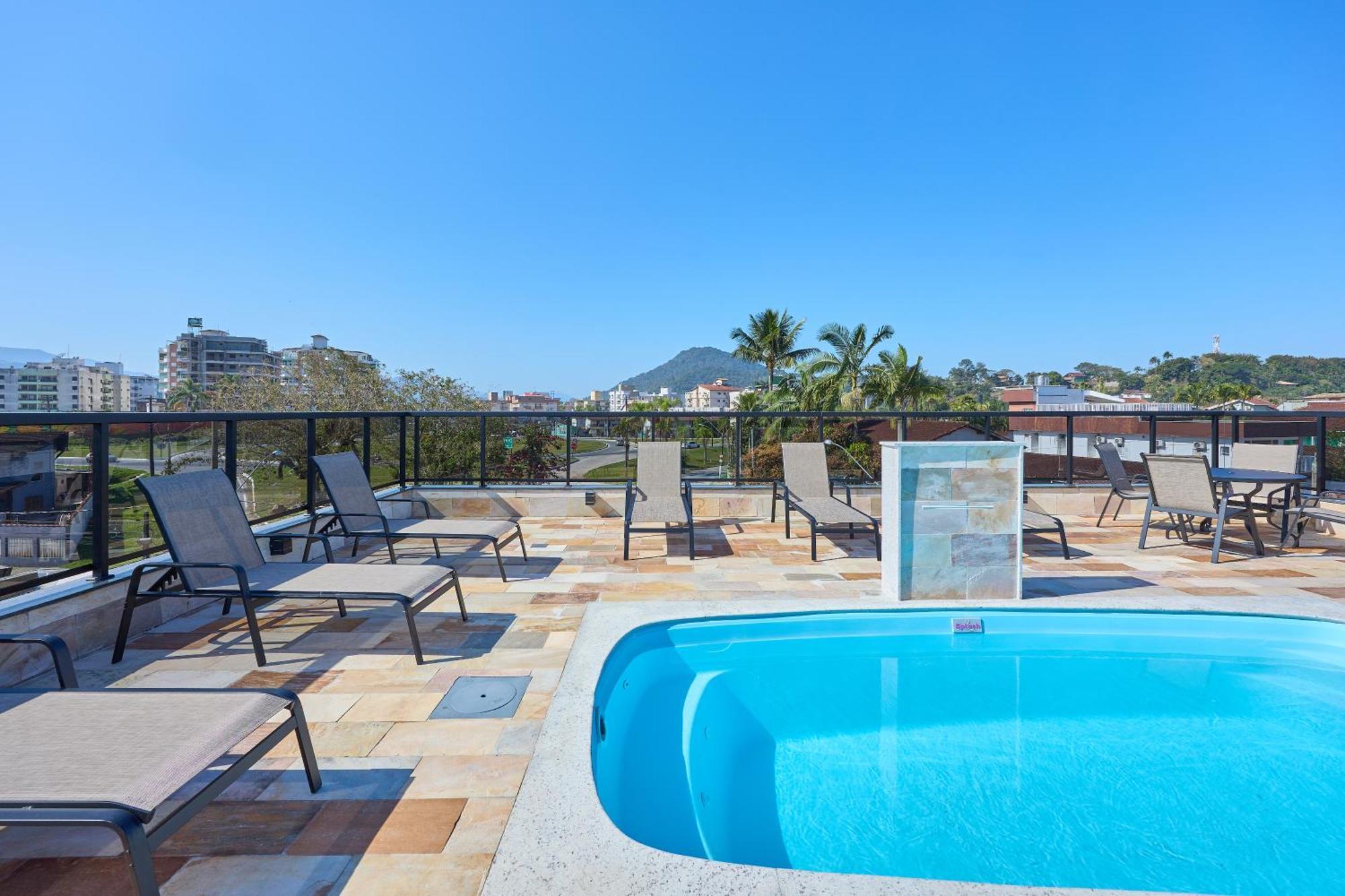 Casas 01 Ou 02 - Piscina, Churrasqueira, 150 Mt Mar, Quartos Com Ar Condicionado, Tv Smart 43, Ventilador Сasa de vacaciones *